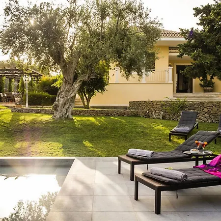 Hotel Angelanos Beautiful House *
